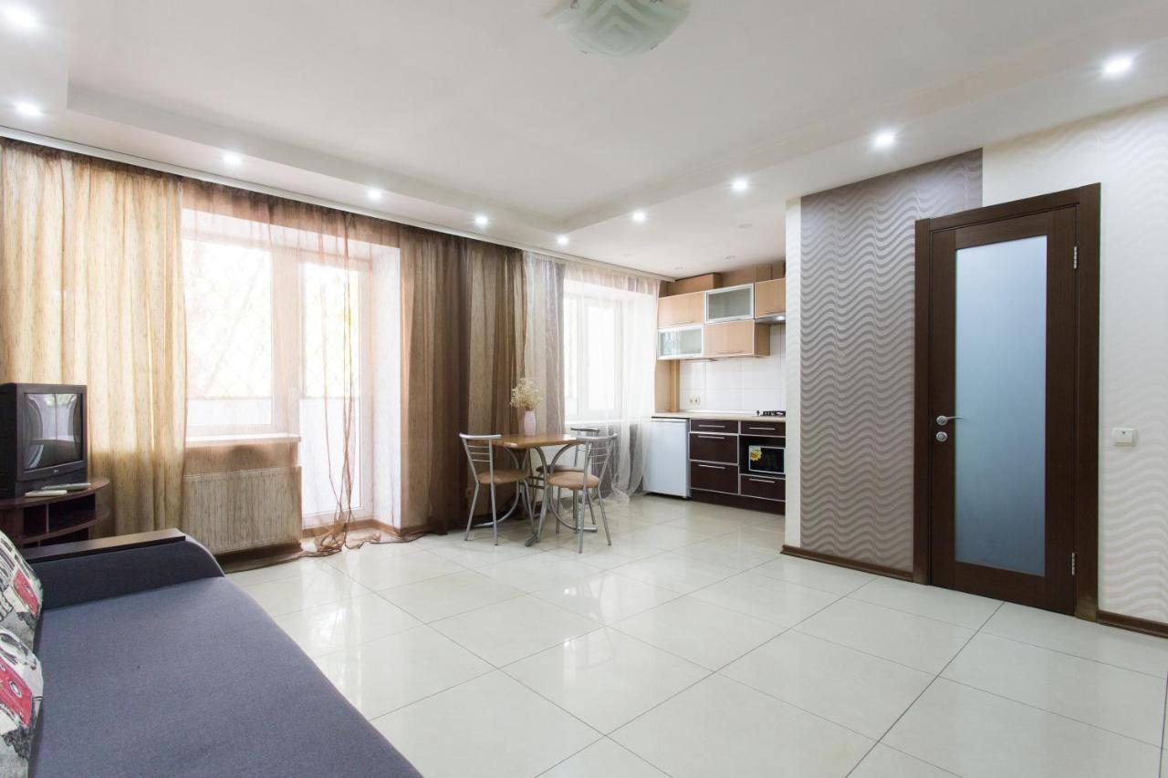 Botanical Garden Area Apartment คาร์คิฟ ภายนอก รูปภาพ
