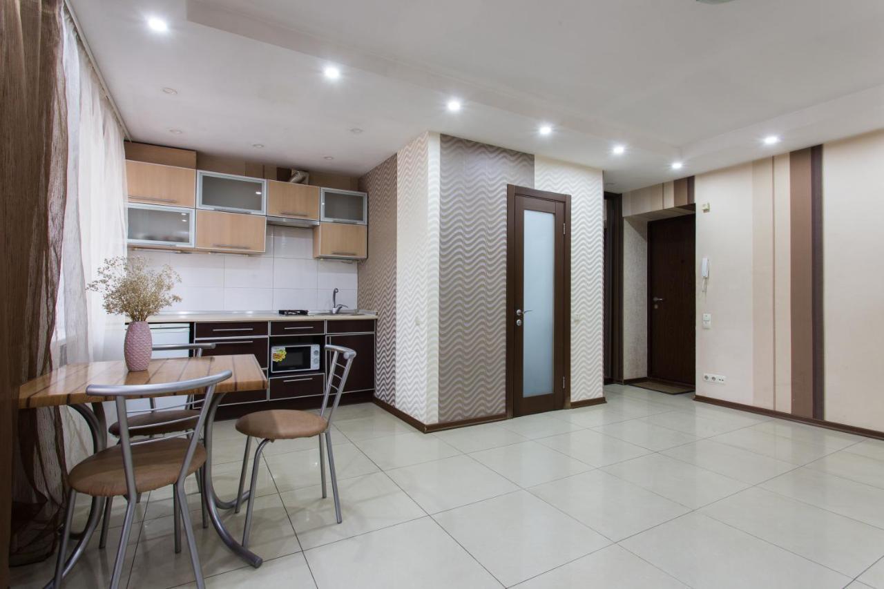 Botanical Garden Area Apartment คาร์คิฟ ภายนอก รูปภาพ