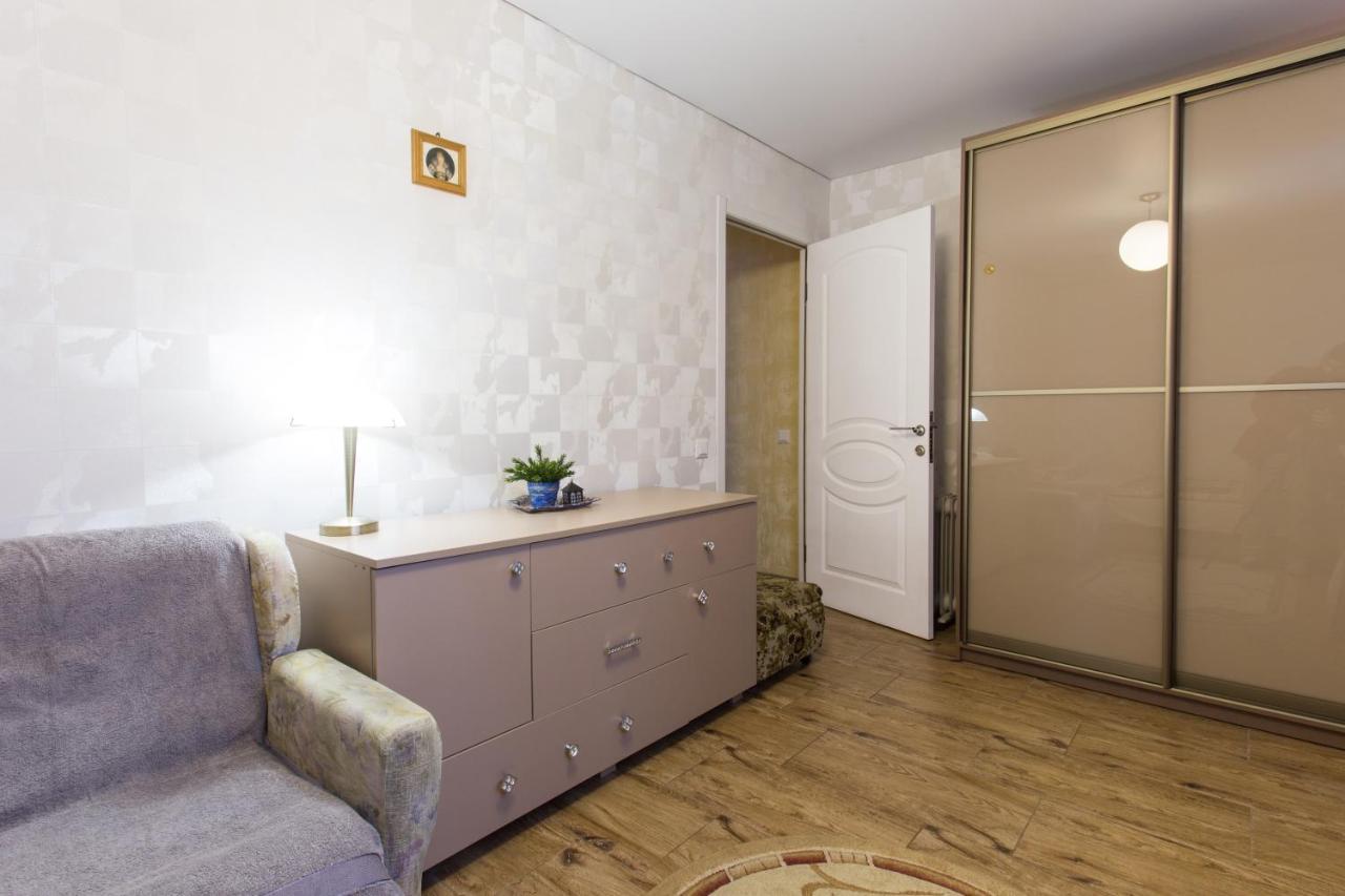 Botanical Garden Area Apartment คาร์คิฟ ภายนอก รูปภาพ