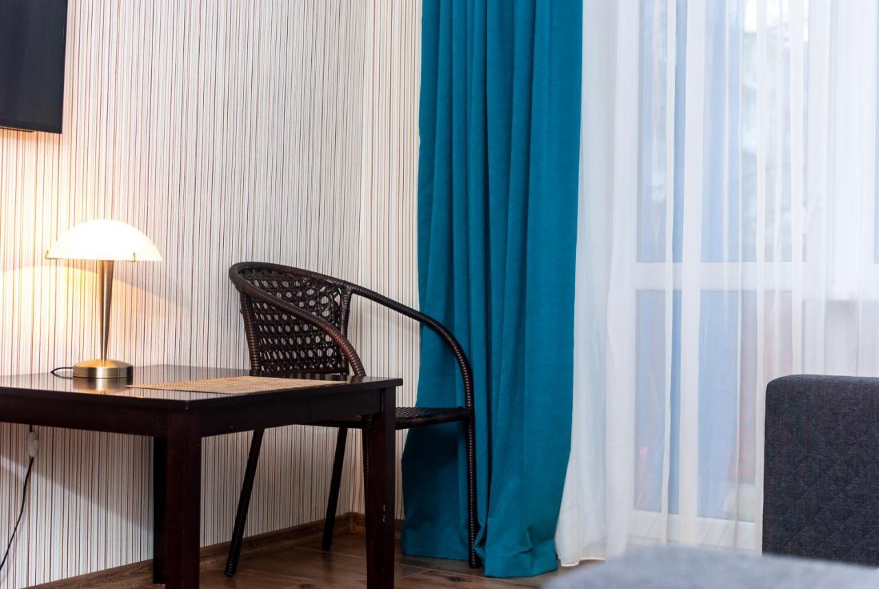 Botanical Garden Area Apartment คาร์คิฟ ภายนอก รูปภาพ